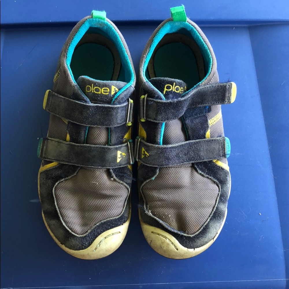 Boys PLAE shoes size 3